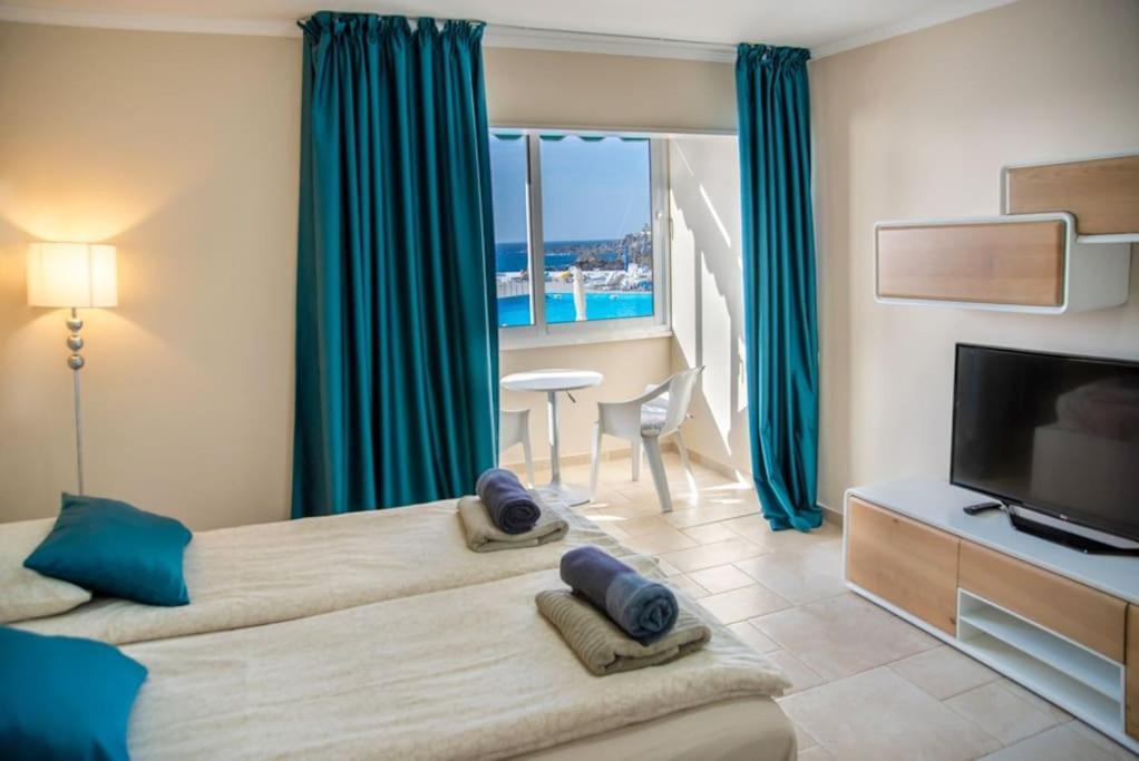 First Line Ocean View Studio Puerto de Santiago  Luaran gambar